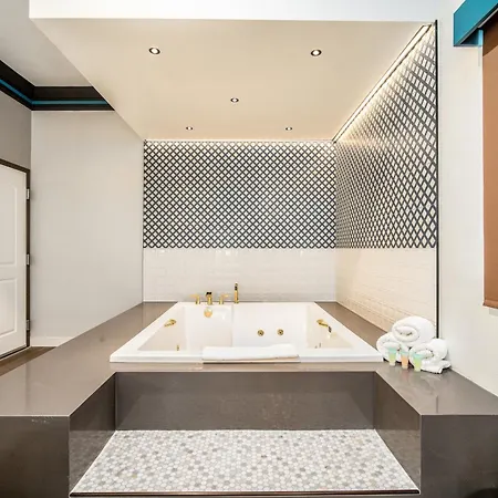 Aspire Inn Studios & Spas Bellflower Esterno foto
